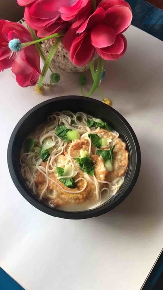 Poached Noodles with Green Vegetables recipe