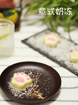 Italian Cat Claw Panna recipe