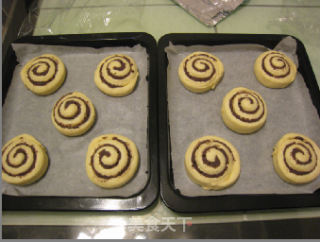 Bean Paste Crisp Bread Rolls recipe