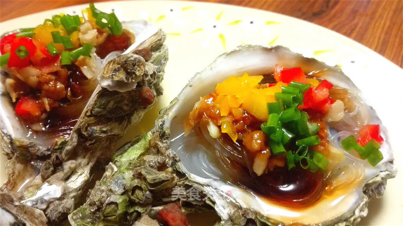 Colorful Garlic Oysters