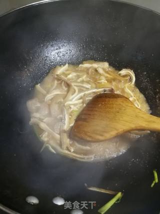 Stir-fried Kale with Pig Ears recipe