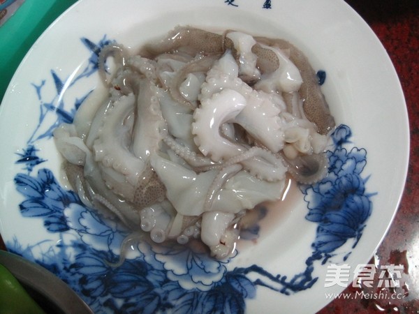 Fried Octopus with Snow Peas recipe