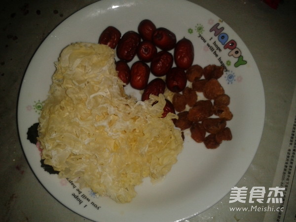 Red Dates, Longan and Tremella Soup recipe