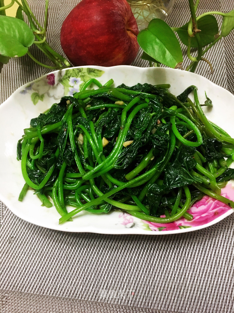 Stir-fried Sweet Potato Leaves with Garlic Bean Drum recipe