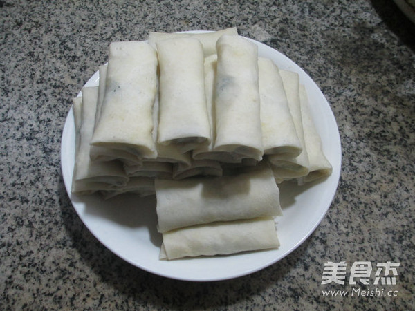 Spring Rolls Stuffed with Dried Shepherd's Purse recipe