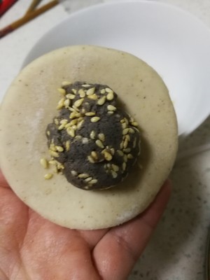 Rice Ball-kun 🍙 Fast Hand Black Sesame Liquid Steamed Bun recipe
