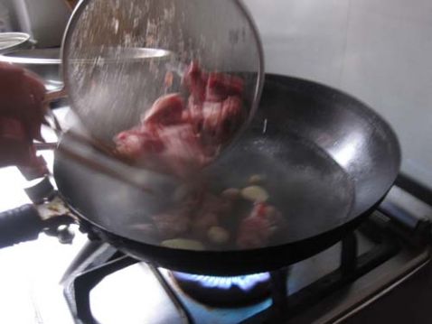 Pork Ribs and Carrot Soup Hot Pot recipe