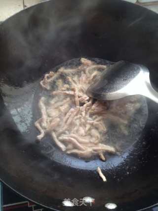 Braised Noodles with Celery and Pork recipe