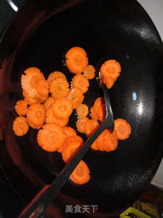 Nourish The Lungs and Invigorate The Spleen-roasted Chicken Breast with Water Chestnuts and Carrots recipe