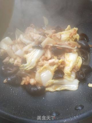 Fried Pork with Vermicelli and Fungus recipe