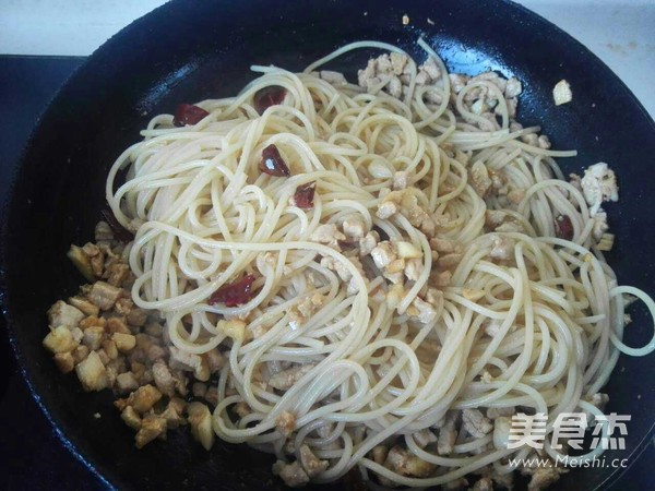 Spaghetti with Diced Meat recipe