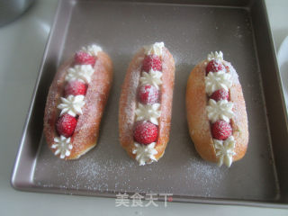 #四session Baking Contest and is Love to Eat Festival# Strawberry Filled Milk Bread recipe