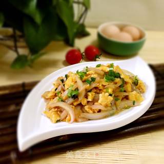 Scrambled Eggs with Onions recipe