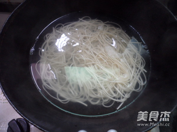 Braised Pork Noodles with Mushrooms recipe