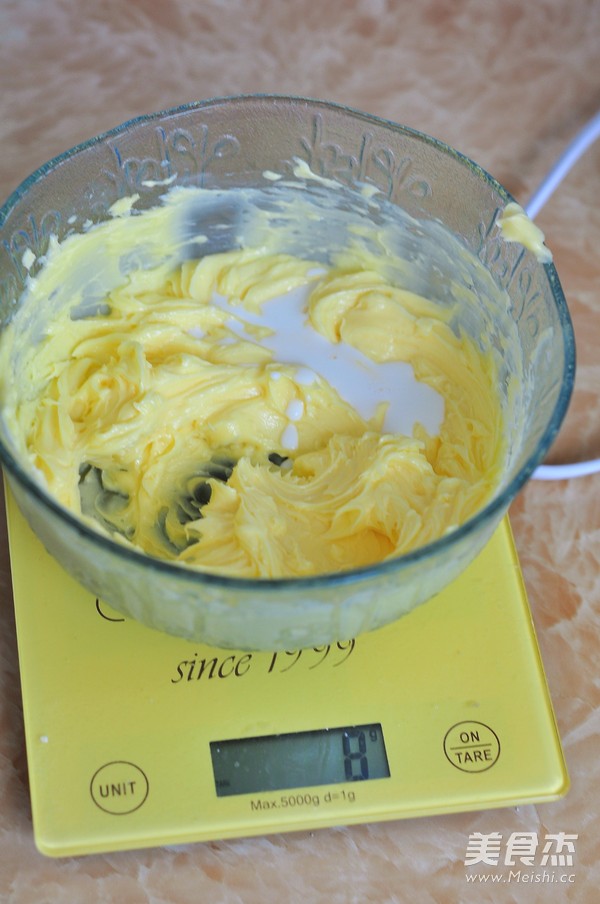 Blossoming Mango Mousse recipe