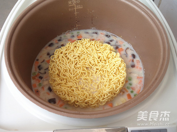 Instant Noodles with Soy Milk recipe