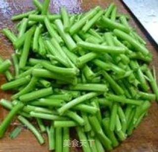 Watermelon Rind Mixed with Spinach Stem recipe