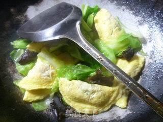 Black Fungus and Cabbage Boiled Egg Dumplings recipe