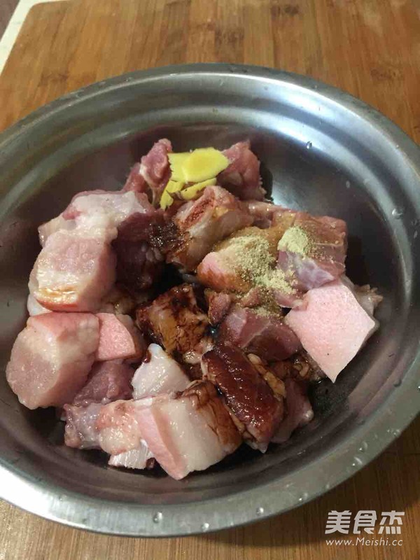 Steamed Pork with Lotus Leaf recipe