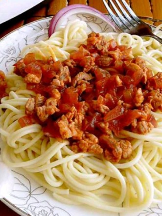 Meat Noodles in Tomato Sauce