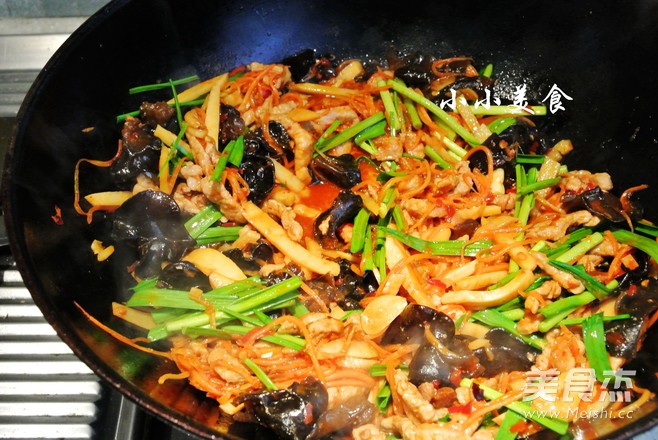 Fish-flavored Shredded Pork: A Very Home-cooked Dish recipe