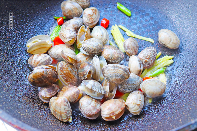 Wine Steamed Clams recipe