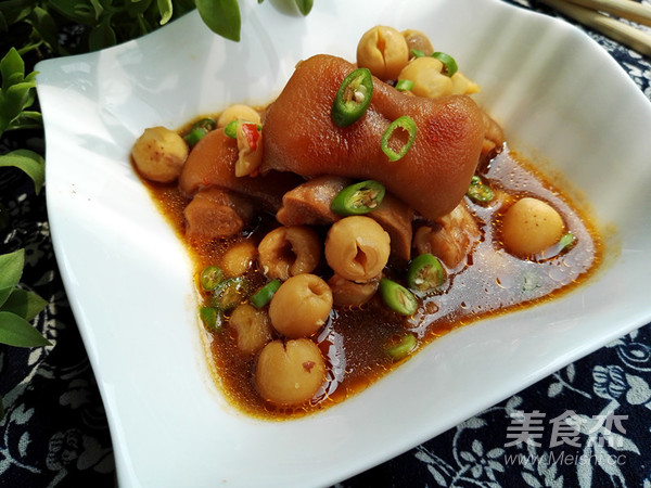 Stewed Trotter with Lotus Seed recipe