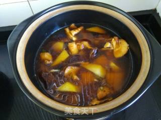 Braised Chicken Thigh with Potatoes and Mushrooms recipe