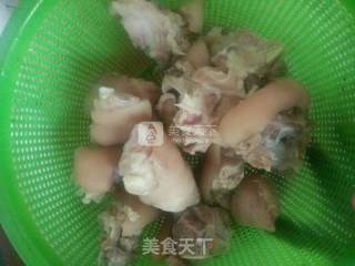 Kelp and Water Chestnut Pork Knuckle Soup recipe