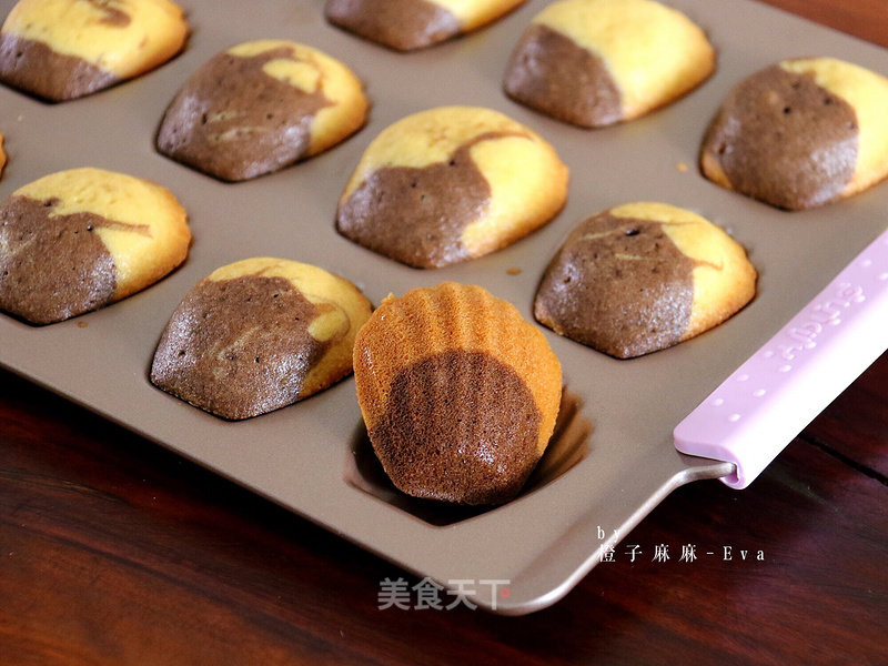 Two-tone Madeleine Cake recipe