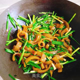 Stir-fried Pork Skin with Green Garlic recipe