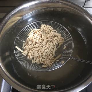 Celery Mixed with Bean Curd recipe