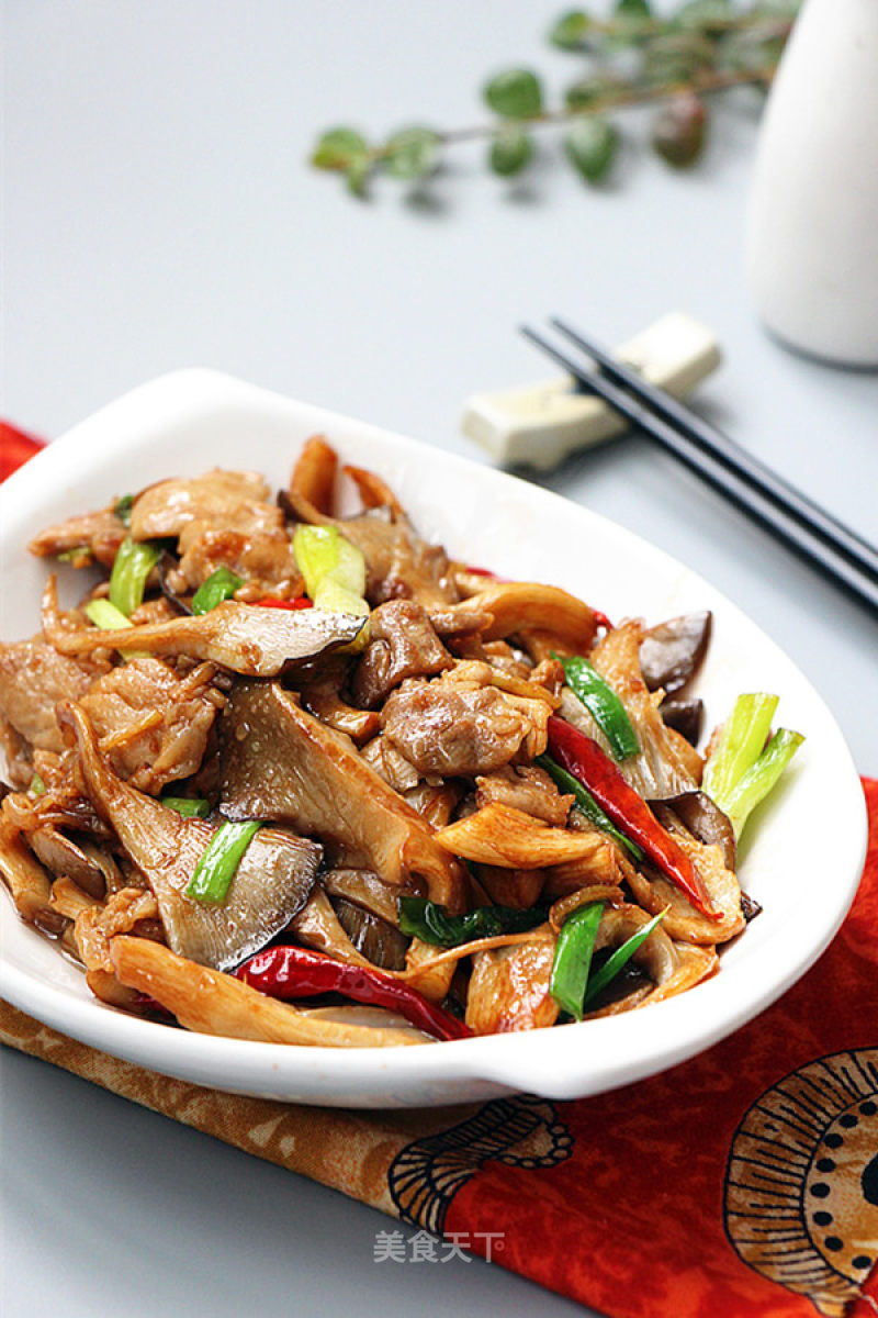 Stir-fried Fresh Mushrooms with Sliced Pork recipe