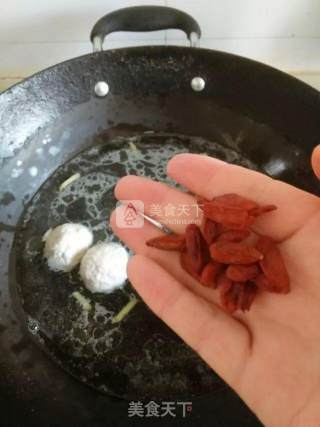 Produced by Huang Huang [q-bomb and Smooth Fish Balls] recipe