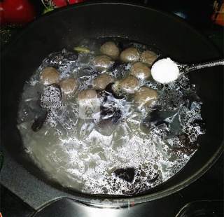 Beef Balls and Fungus Stewed Vermicelli recipe