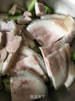 Pork Knuckle Mixed with Cucumber recipe