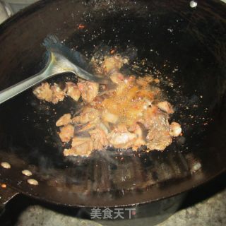 Stir-fried Sour and Spicy Donkey Meat recipe