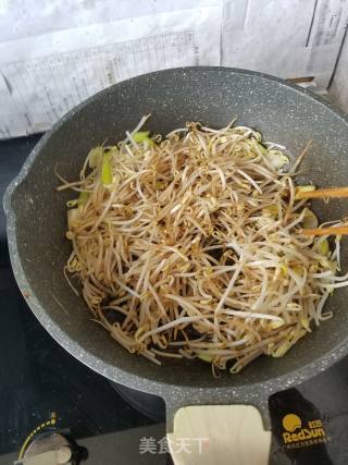 "noodles" Ribs Braised Cooked Noodles with Bean Sprouts recipe