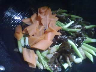 Stir-fried Black Fungus with Asparagus in Oyster Sauce recipe