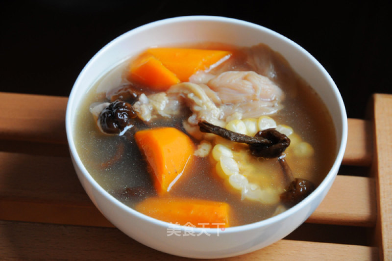 The Freshest Bowl of Chicken Soup on The Table recipe