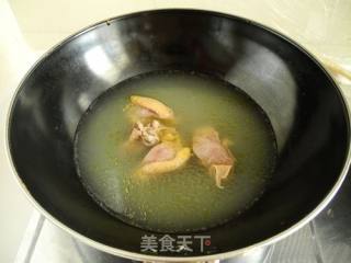 Stupid Chicken Soup with Pleurotus Eryngii and Sea Cucumber recipe