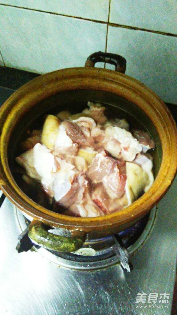 Pork Knuckle Soup with Chicken Bone Soup recipe