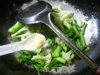 Stir-fried Cauliflower with Canola recipe