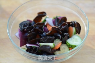 Fresh Vegetable Salad with Fungus recipe