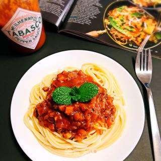 Spaghetti with Tomato Sauce recipe