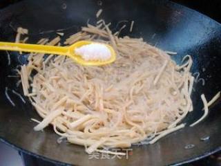 Stir-fried Vermicelli with Sweet Bamboo Shoots recipe