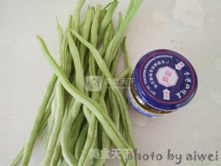 String Beans with Minced Meat and Olives recipe