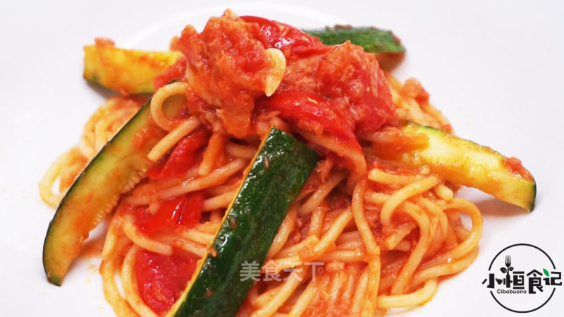 Tuna and Vegetable Pasta-appetizing and Delicious, Lowering Blood Fat
