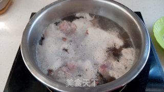 Stewed Ribs with Ginkgo-nourishing Yin and Moisturizing Dryness, Nourishing Lungs and Nourishing Stomach recipe