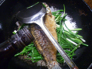 Grilled River Crucian with Chives recipe